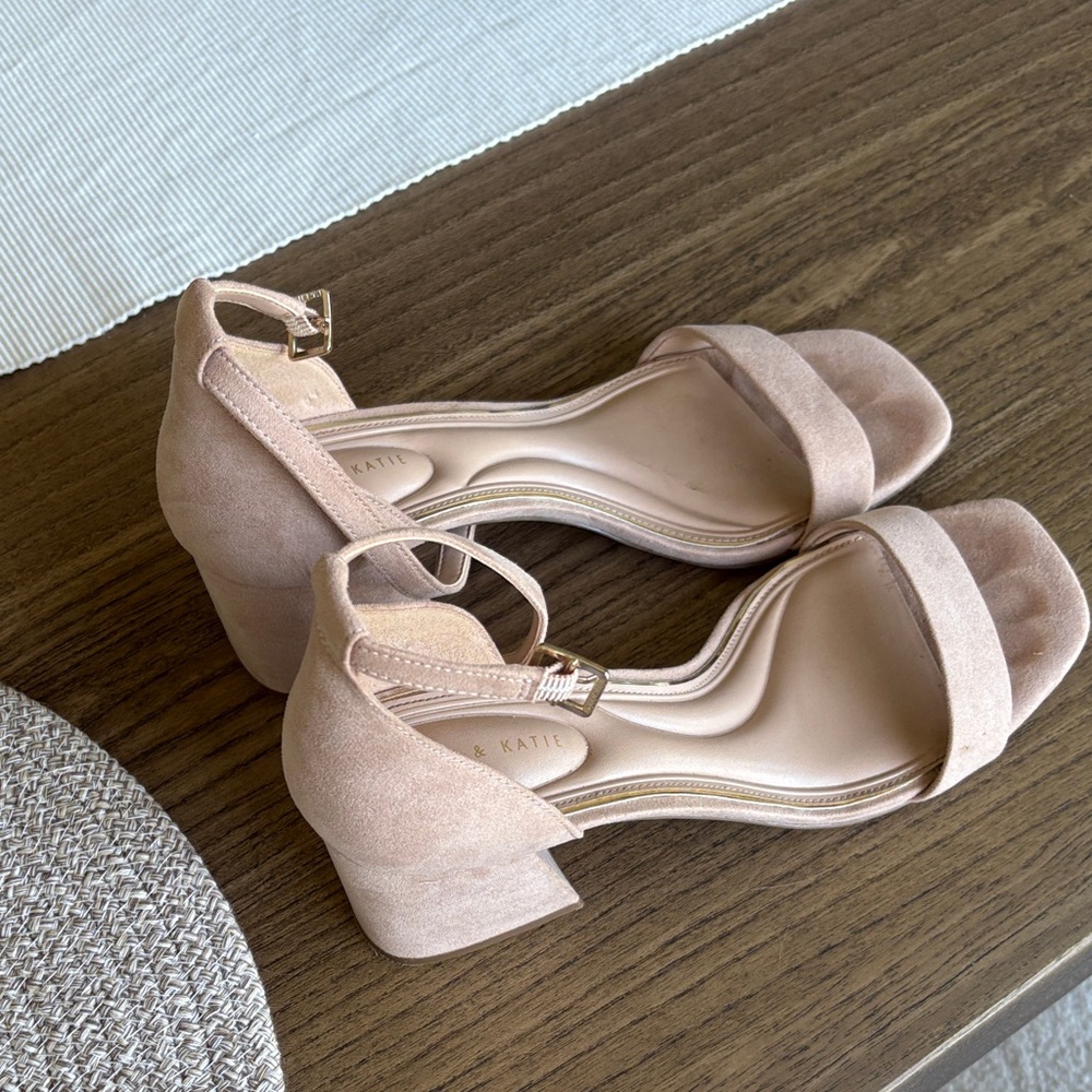 Kelly & Katie Women's Nude Block Heel Sandals